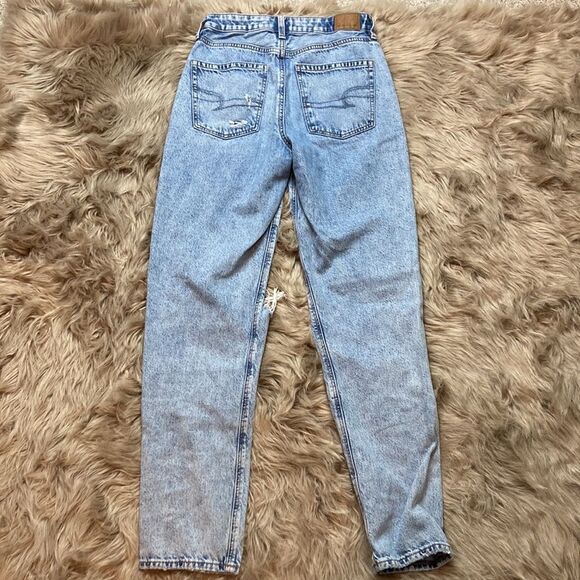 American Eagle Mom Ripped Strait Leg Jean distressed Cotton Light-wash High-rise - Picture 3 of 13